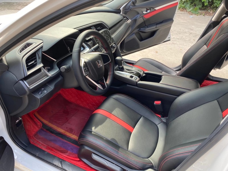 成都20年本田思域6