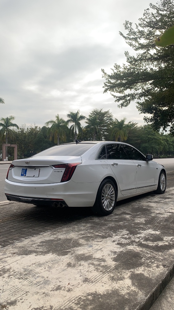 广州19年凯迪拉克CT64