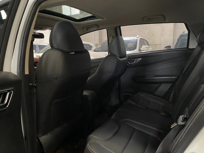 成都20年吉利帝豪6