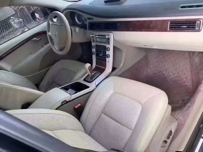 保定11年沃尔沃S80L1