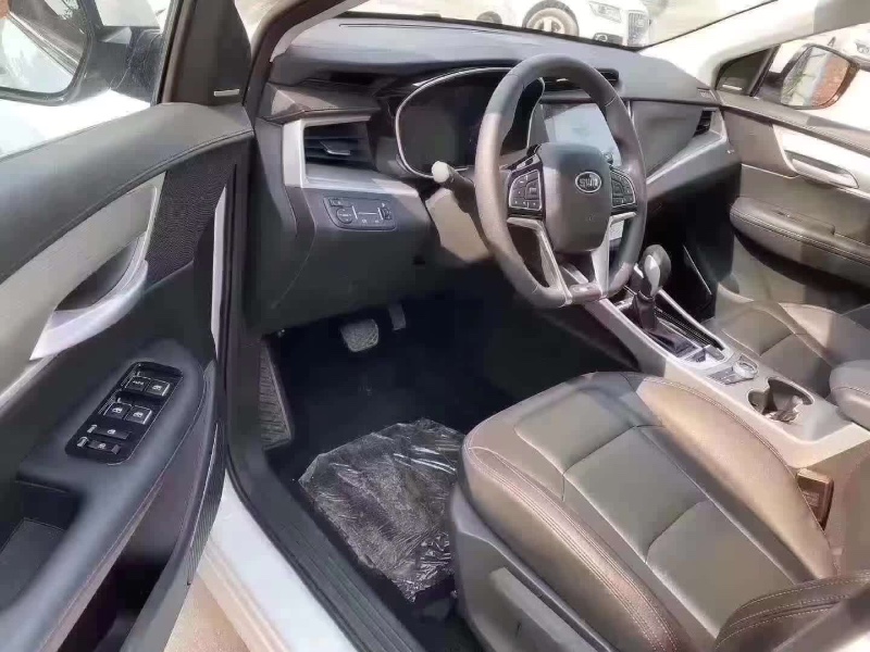 保定20年SWM斯威汽车G016