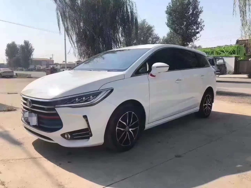 保定18年比亚迪宋MAX6