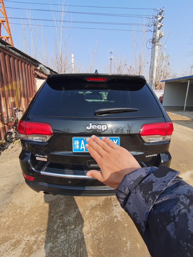 北京15年Jeep大切诺基9