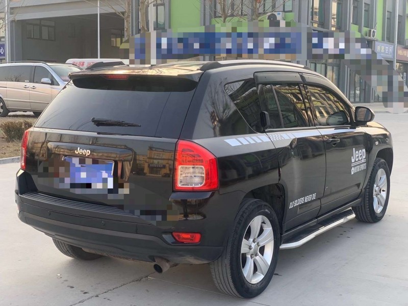 济宁15年Jeep指南者7