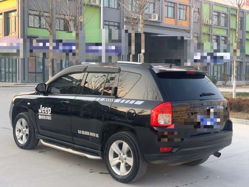 济宁15年Jeep指南者8