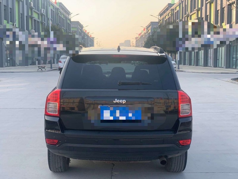 济宁15年Jeep指南者9