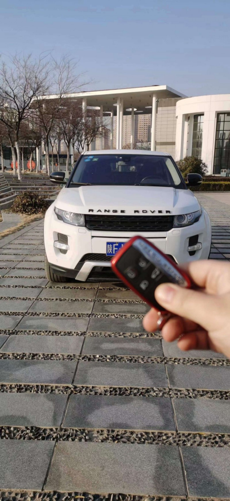 济南12年路虎极光7