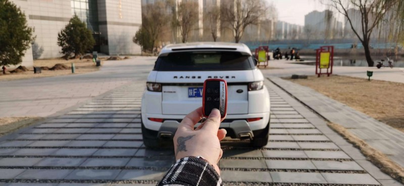 济南12年路虎极光5