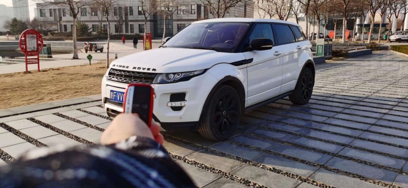 济南12年路虎极光8