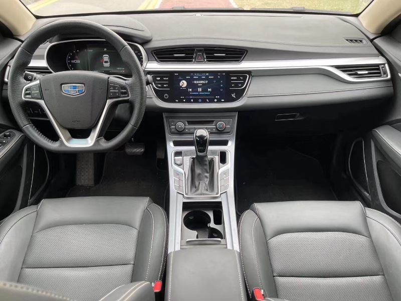 济南19年吉利帝豪2