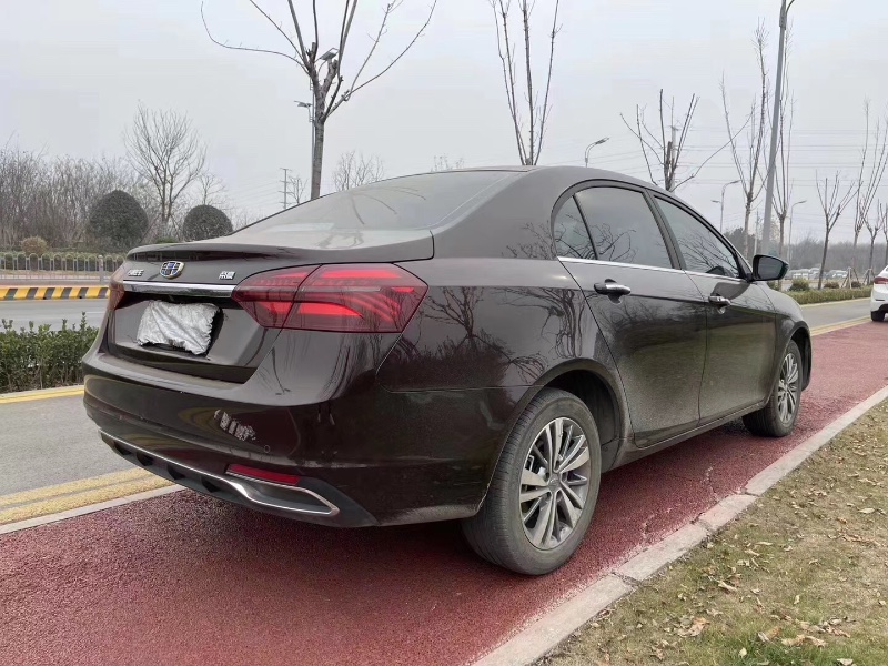 济南19年吉利帝豪5