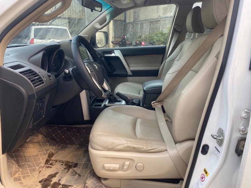 广州14年丰田普拉多6