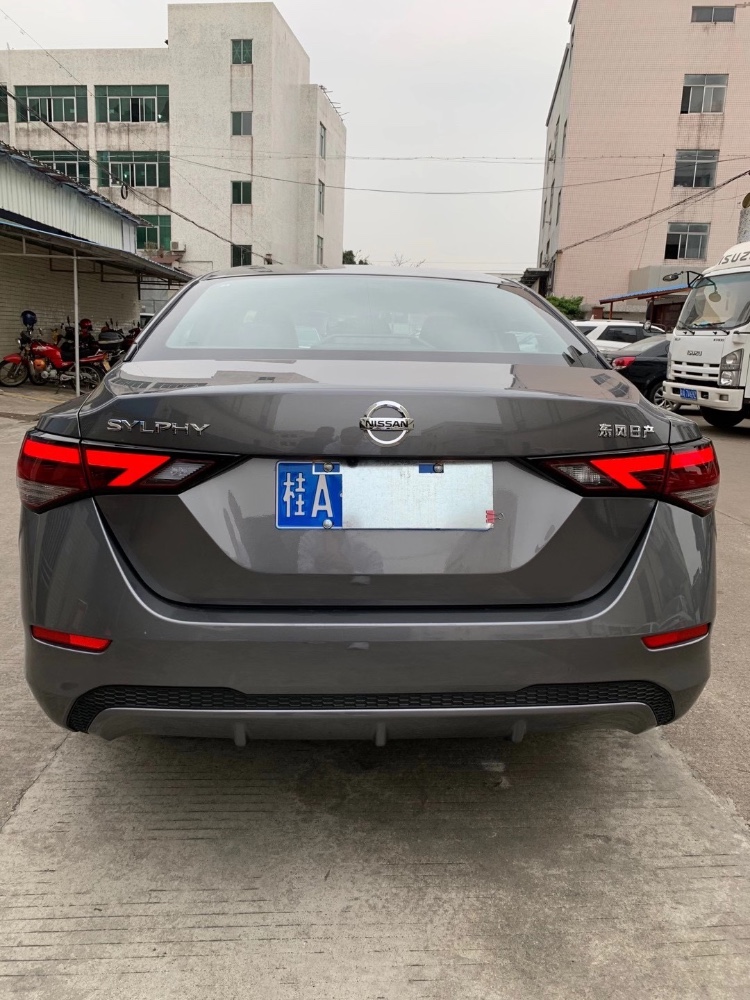 中山20年日产轩逸5