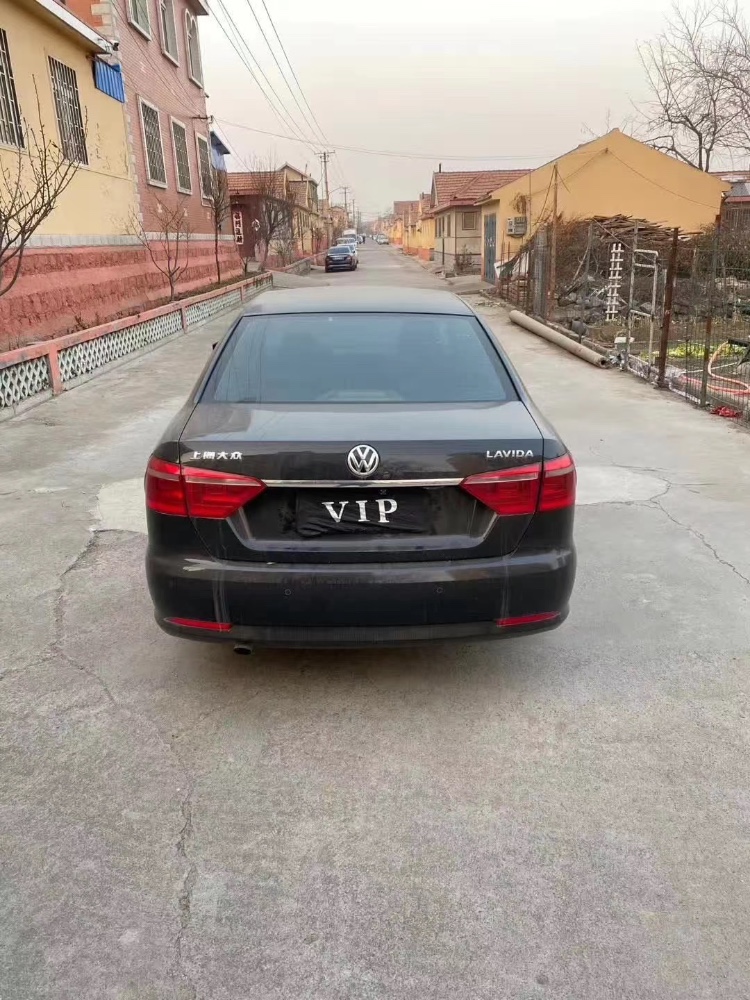 济南15年大众朗逸4