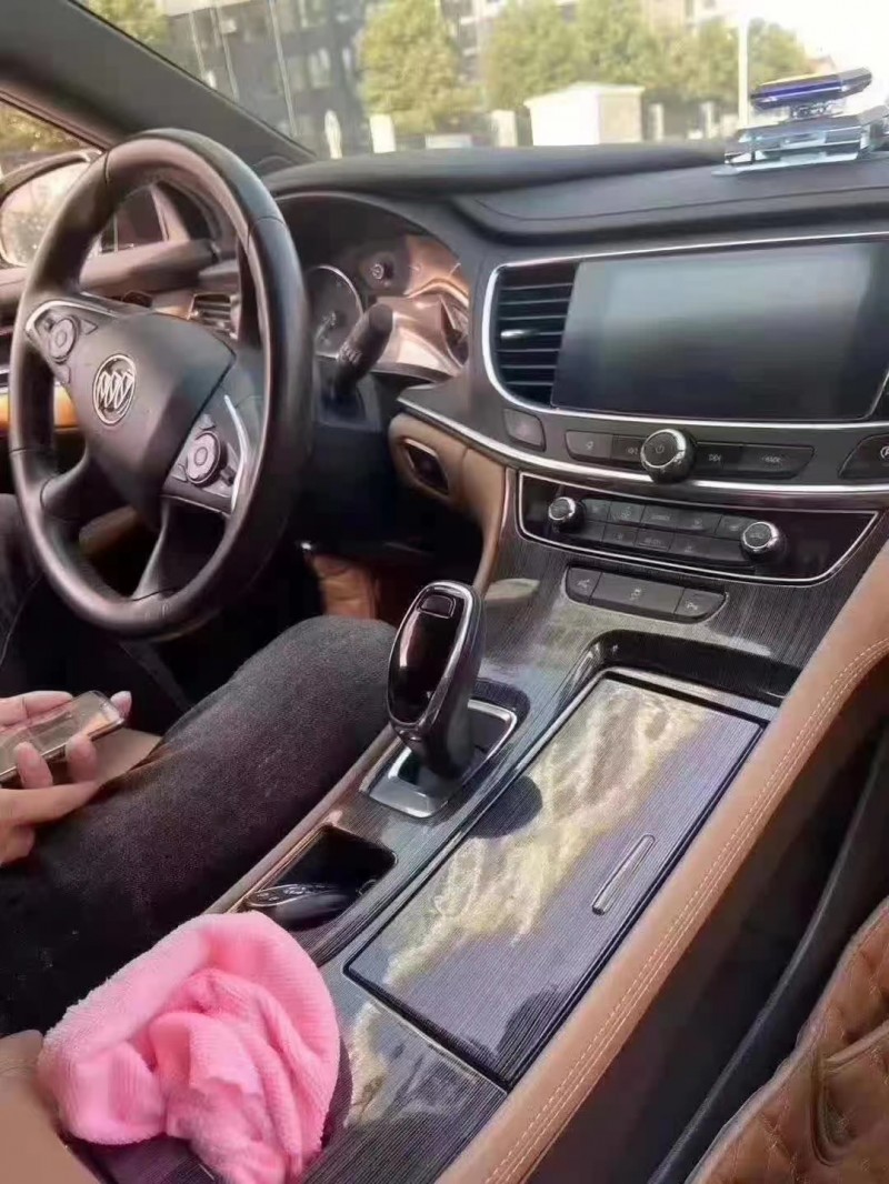 济宁18年别克君越4