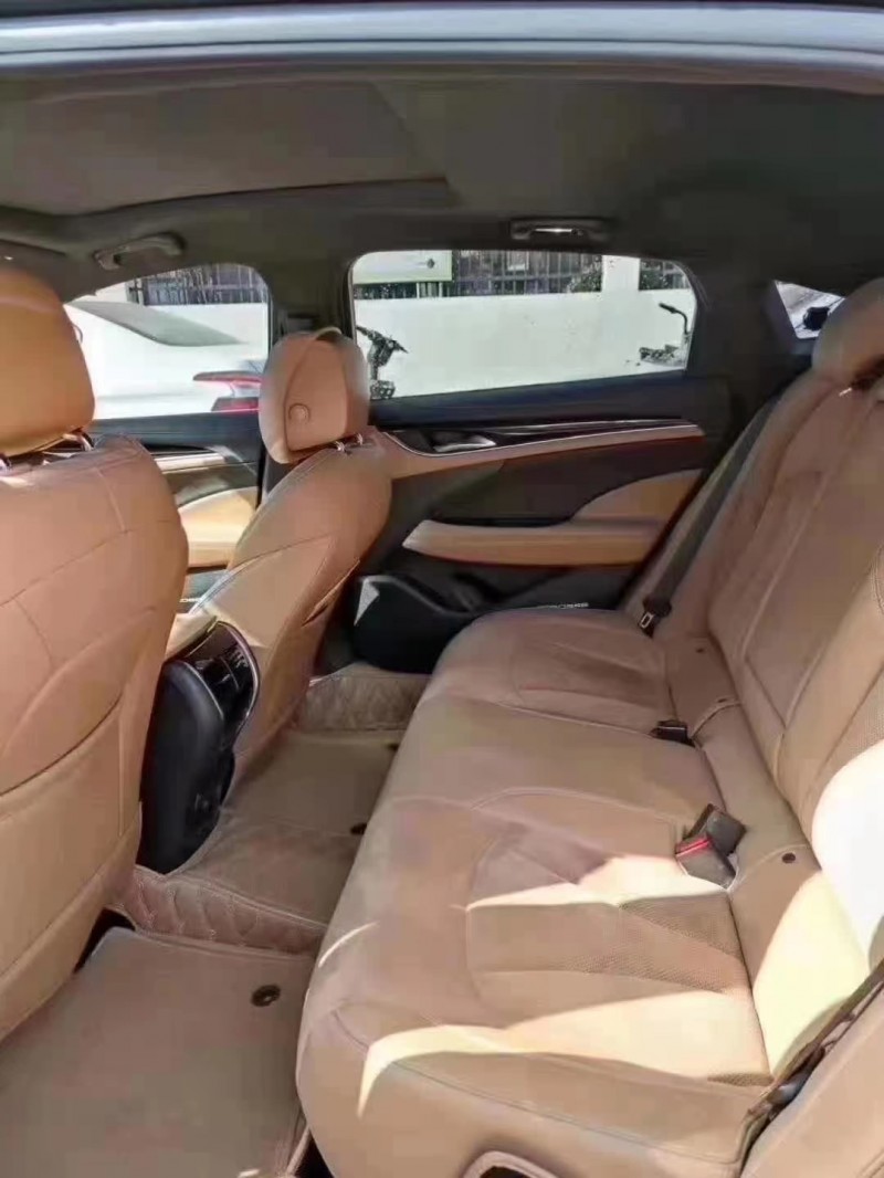 济宁18年别克君越5