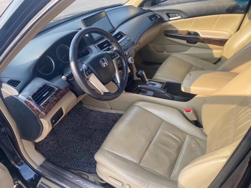 青岛10年本田雅阁5