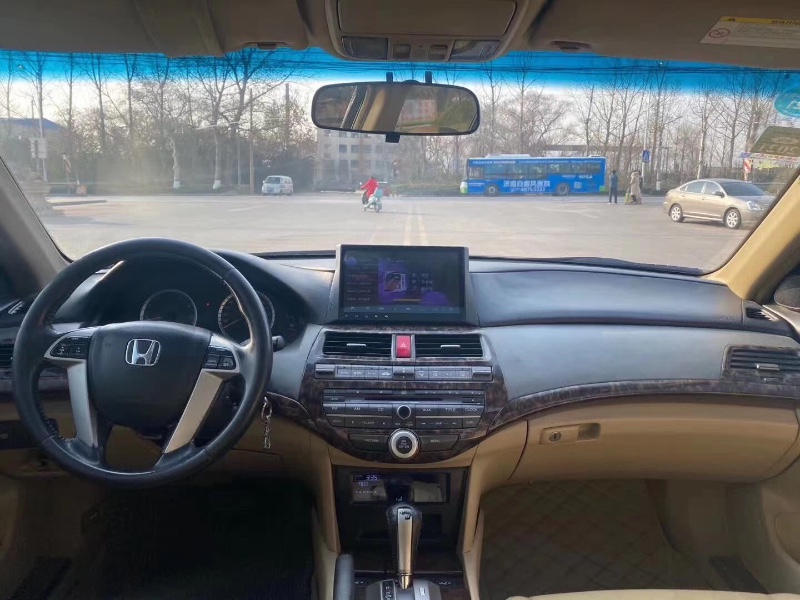 青岛10年本田雅阁1