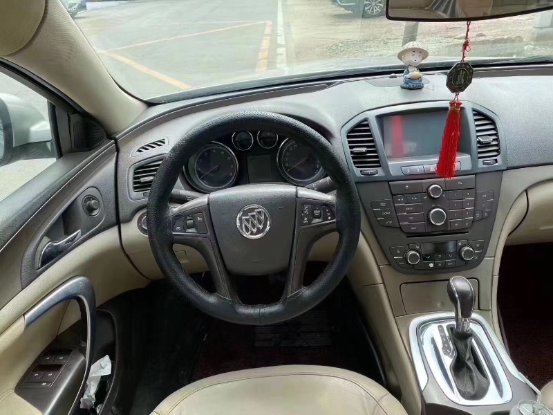 广州09年别克君威2