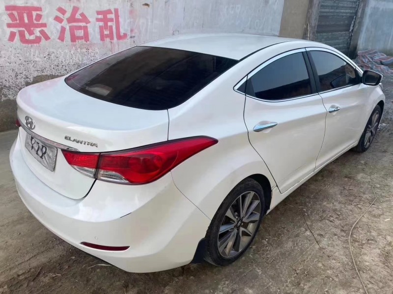 宜昌15年現代朗動9