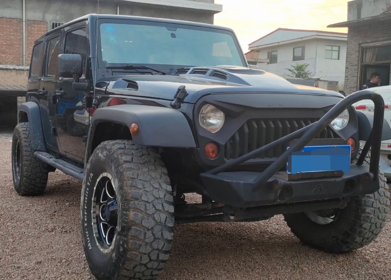太原13年Jeep牧馬人7