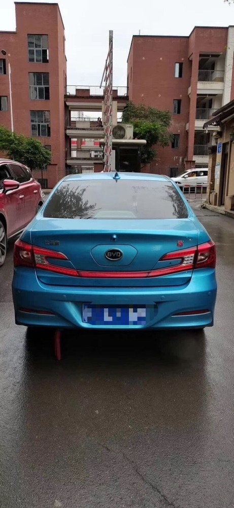 重庆14年比亚迪秦4