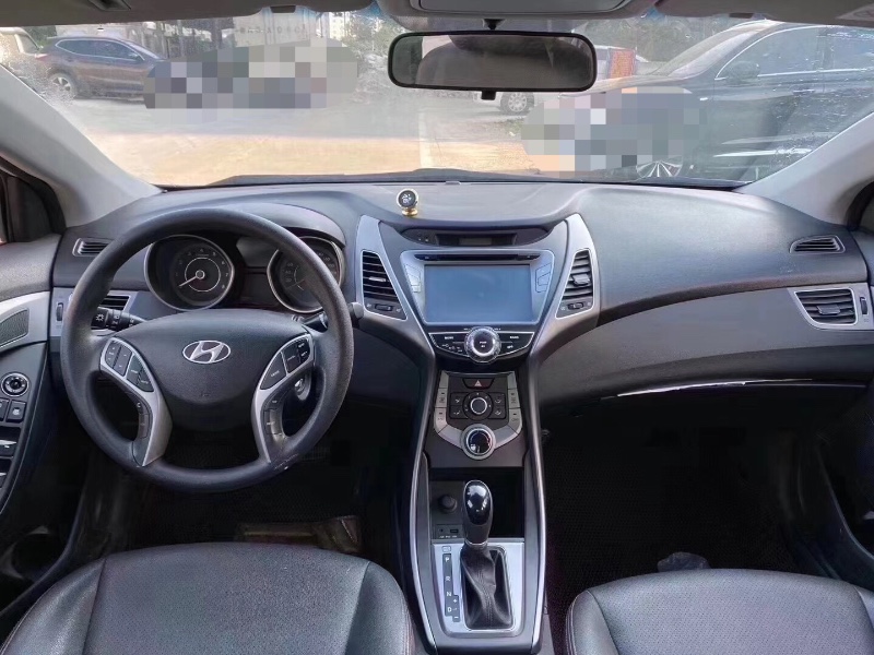 广州15年现代朗动1