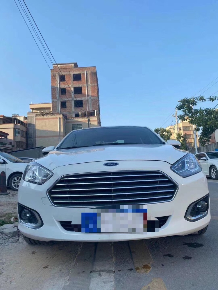 广州15年福特福睿斯8