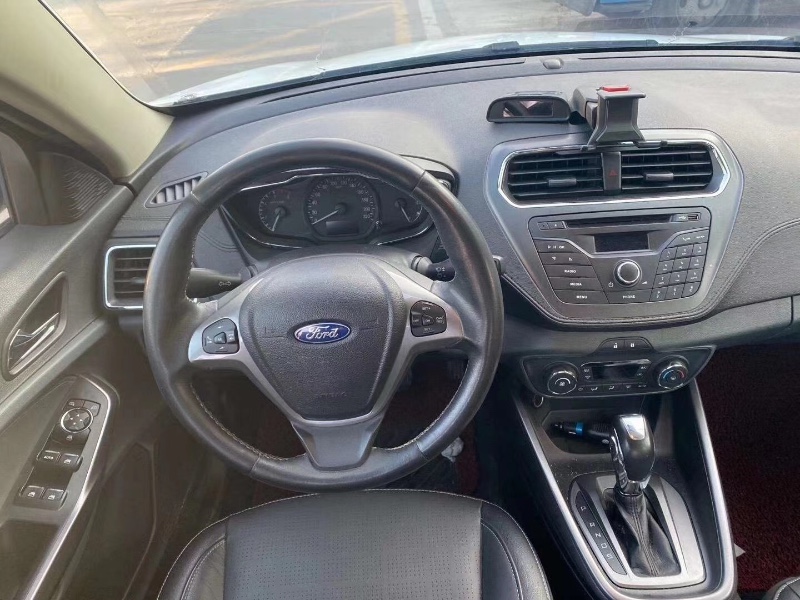 广州15年福特福睿斯3