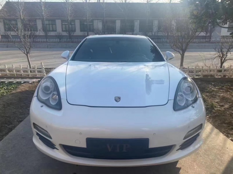 临沂10年保时捷帕拉梅拉1