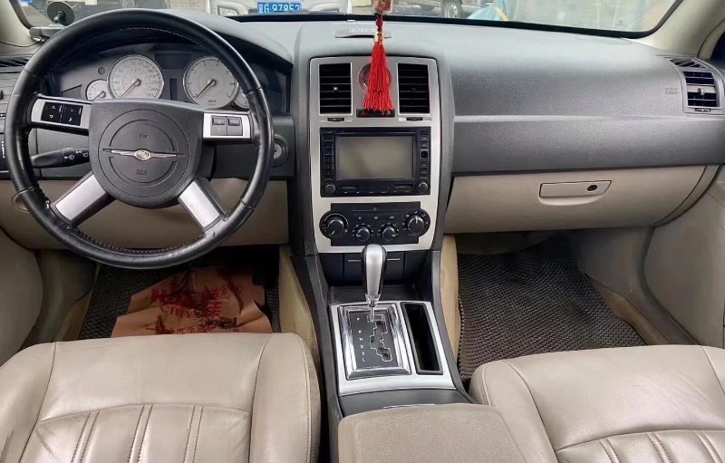 济南08年克莱斯勒300C2