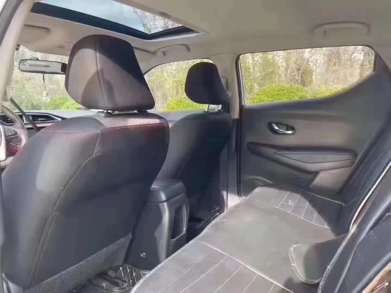 青岛16年日产天籁1