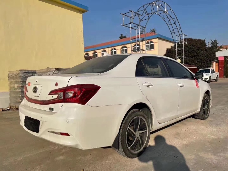 青岛14年比亚迪秦7