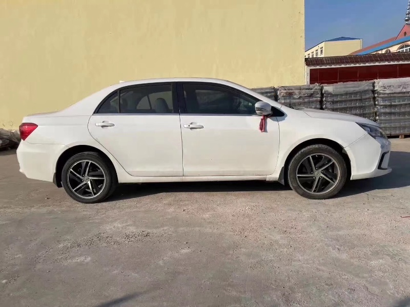 青岛14年比亚迪秦8