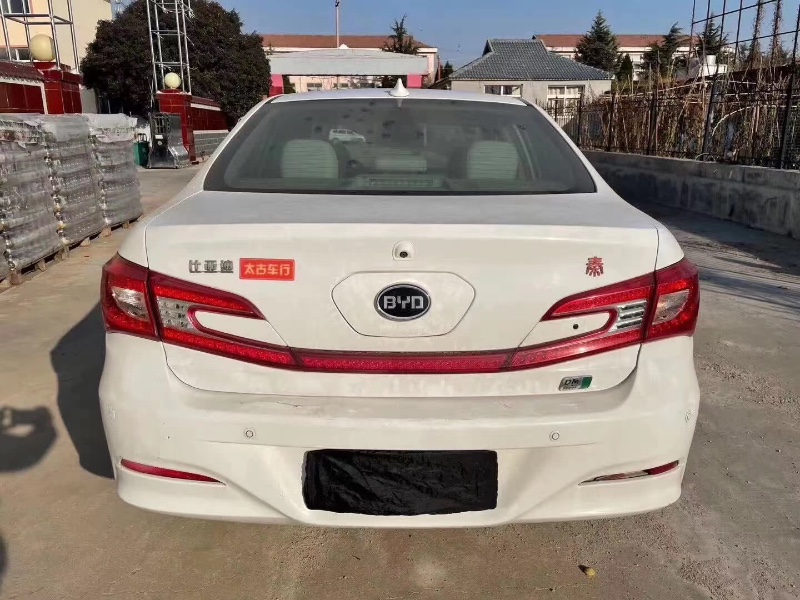 青岛14年比亚迪秦6