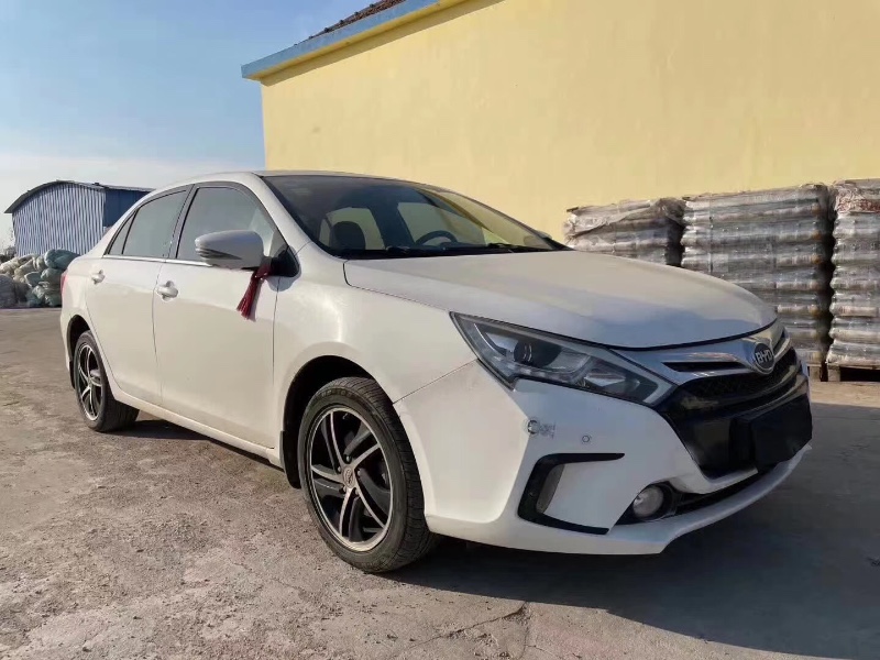 青岛14年比亚迪秦2