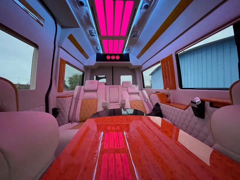 青岛15年奔驰斯宾特1