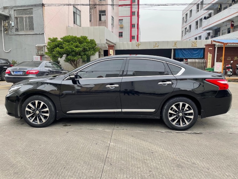 中山17年日产天籁3