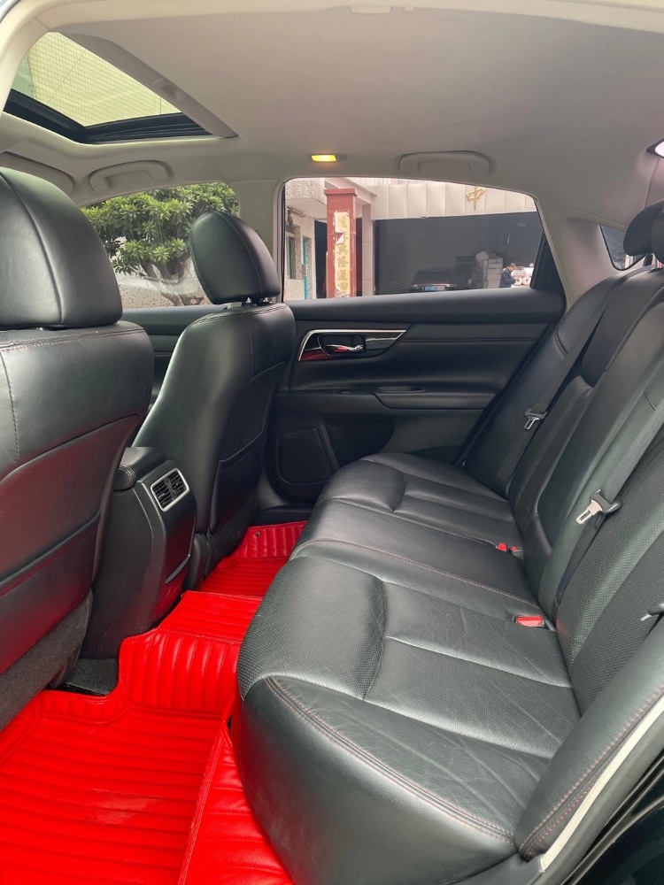 中山17年日产天籁4