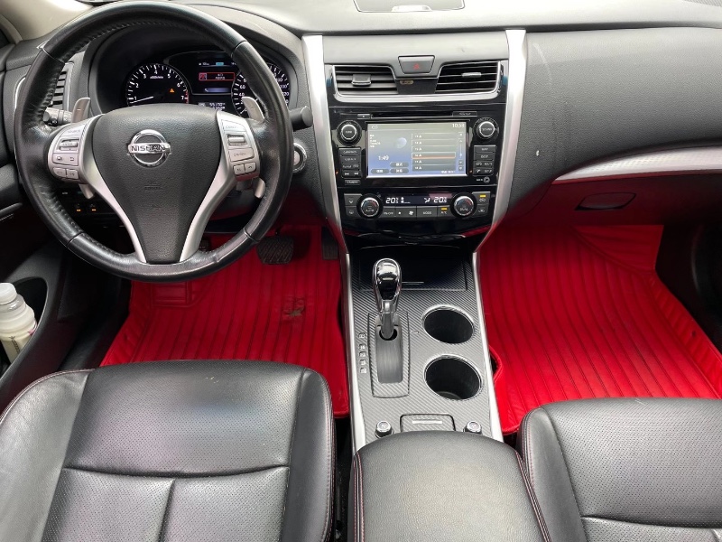 中山17年日产天籁6