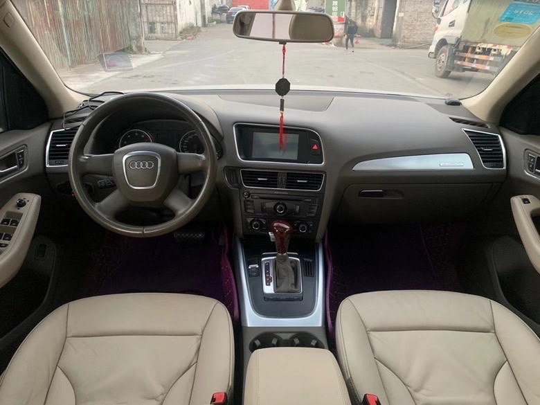 珠海10年奥迪Q56