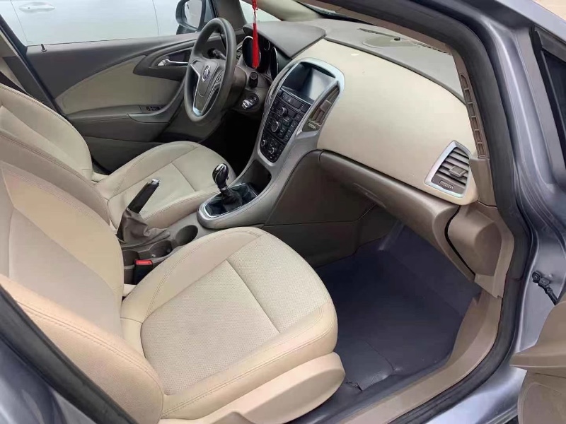 武汉14年别克英朗GT2