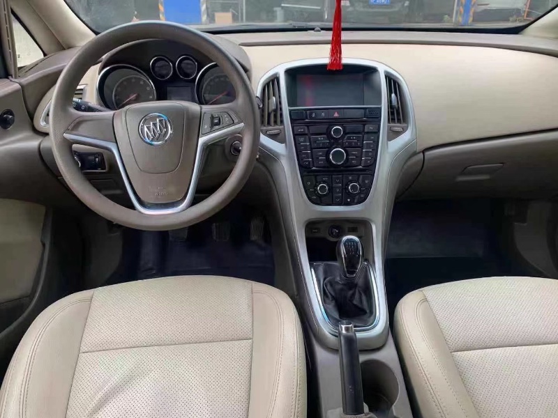 武汉14年别克英朗GT4