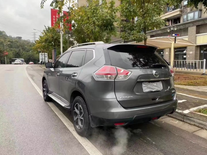 福州16年日產奇駿8