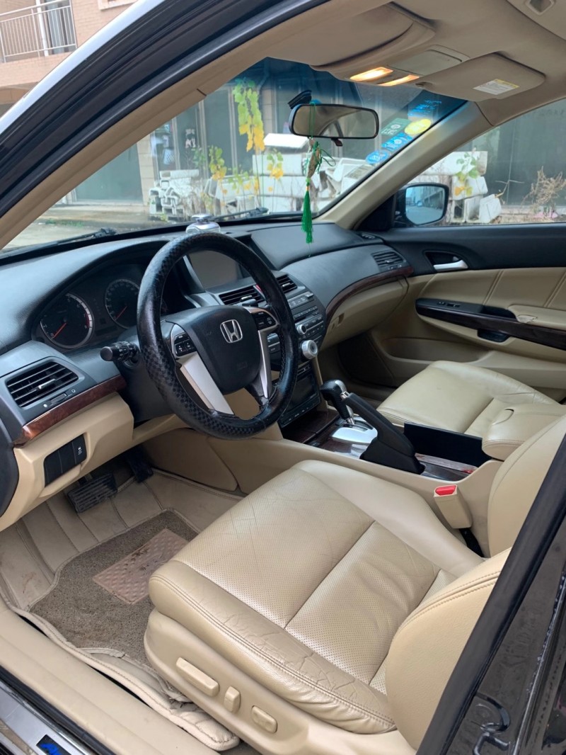 徐州13年本田雅阁6