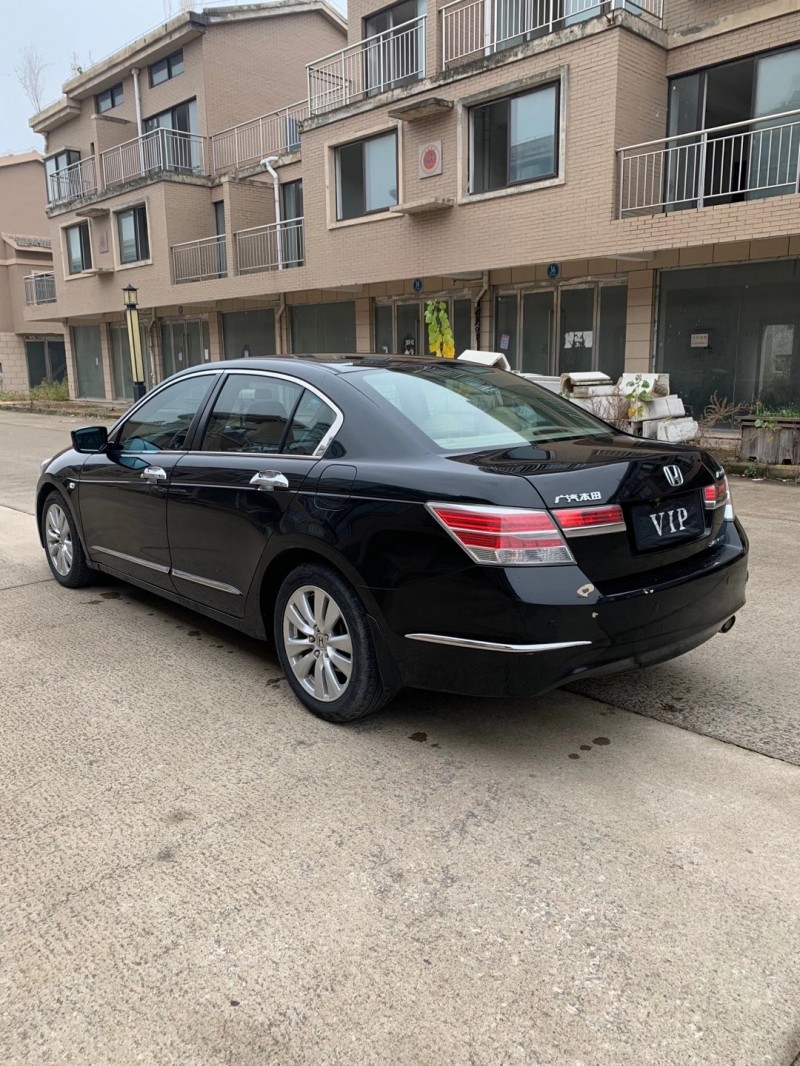 徐州13年本田雅阁1