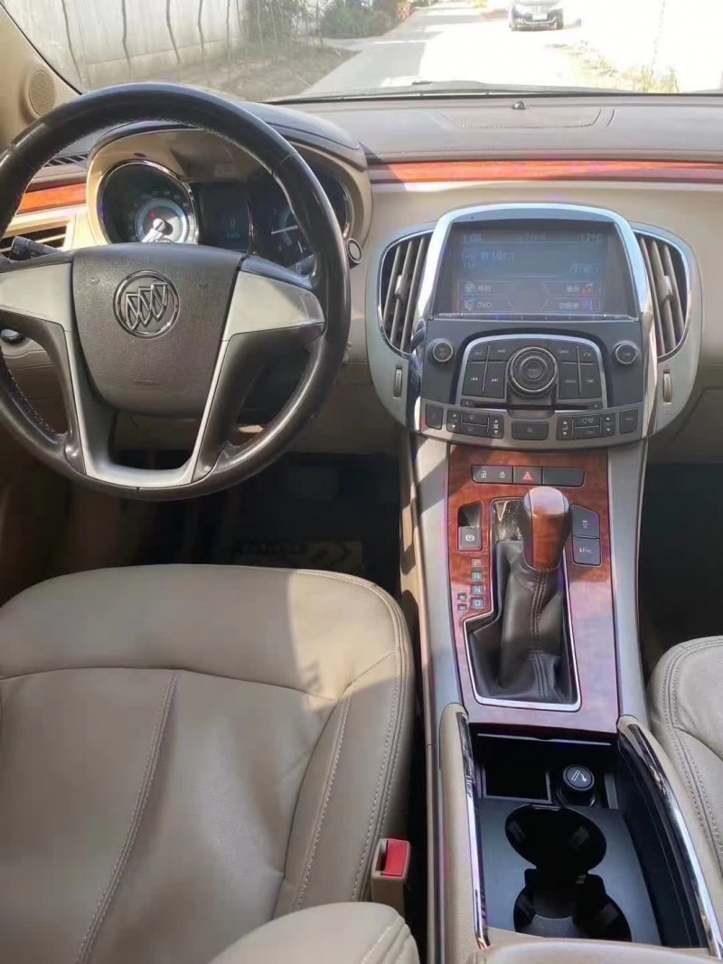 临沂12年别克君越6