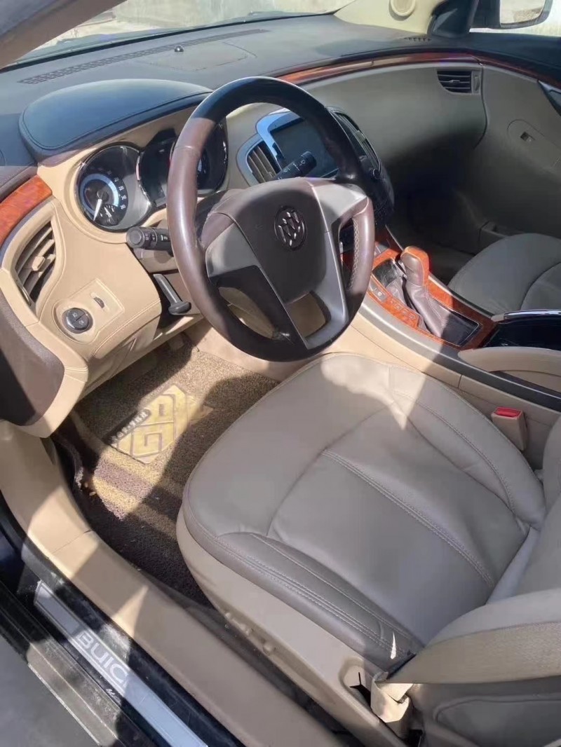 临沂12年别克君越7