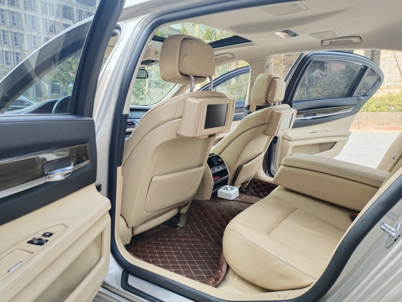 保定13年宝马7系3