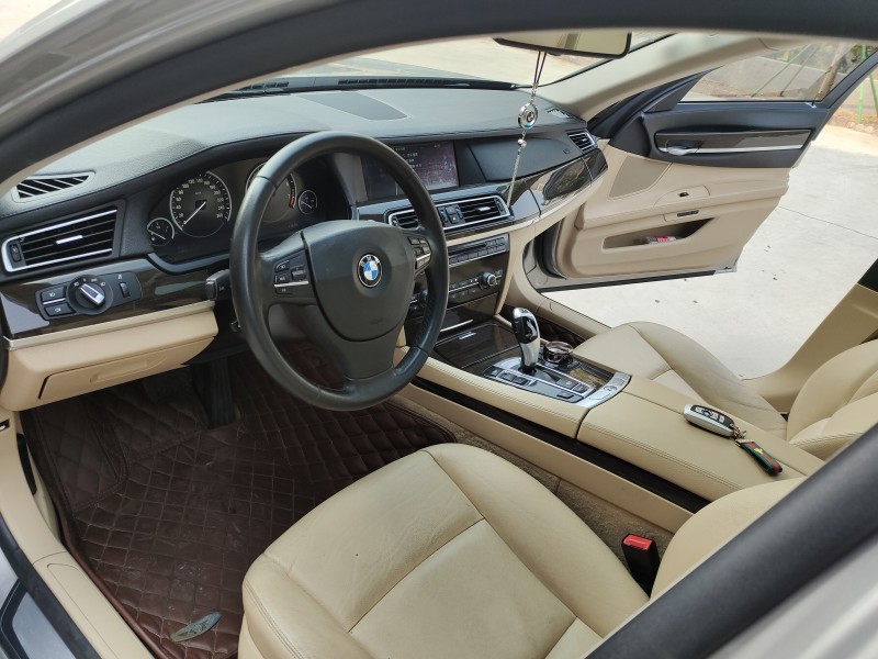 保定13年宝马7系1